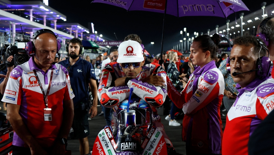 Prima Pramac's Spanish rider Jorge Martin takes his position on the starting grid ahead of the Moto GP Grand Prix of Qatar at the Lusail International Circuit, in the city of Lusail on November 19, 2023. (Photo by KARIM JAAFAR / AFP)