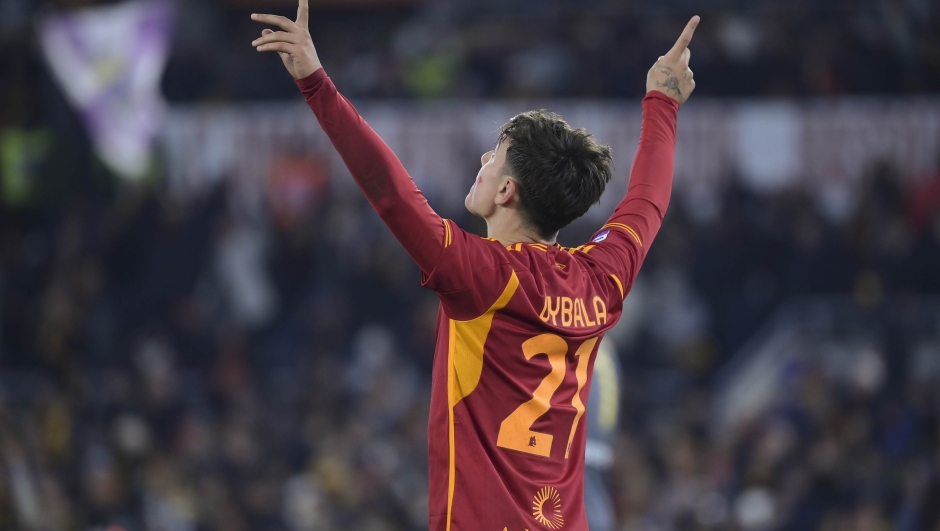 ROME, ITALY - NOVEMBER 26: AS Roma player Paulo Dybala celebrates during the Serie A TIM match between AS Roma and Udinese Calcio at Stadio Olimpico on November 26, 2023 in Rome, Italy. (Photo by Luciano Rossi/AS Roma via Getty Images)