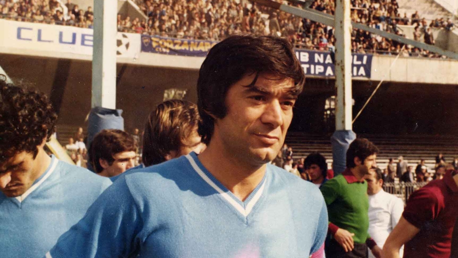 JULIANO ANTONIO CON LA MAGLIA DEL NAPOLI - Fotografo: FOTOCUOMO