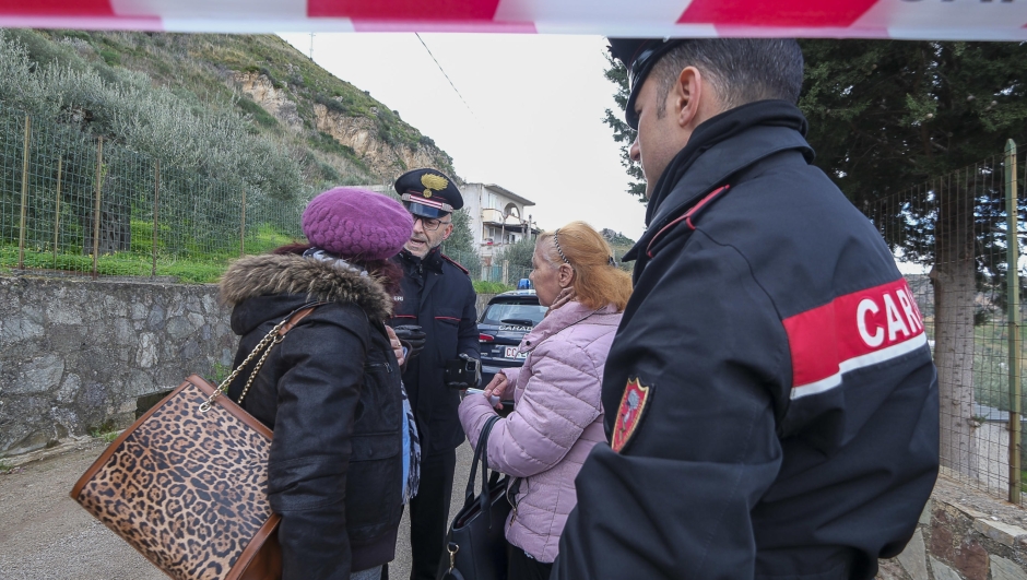 Salvina Licata e Elisabetta Cassano zia e nonna di Antonella Salamone arrivano ad Altavilla Milicia, Palermo,  11 febbraio 2024.  ANSA/IGOR PETYX