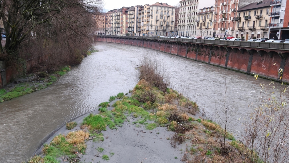 Cielo coperto e pioggia a Torino, 03 marzo 2024. ANSA/ALESSANDRO DI MARCO