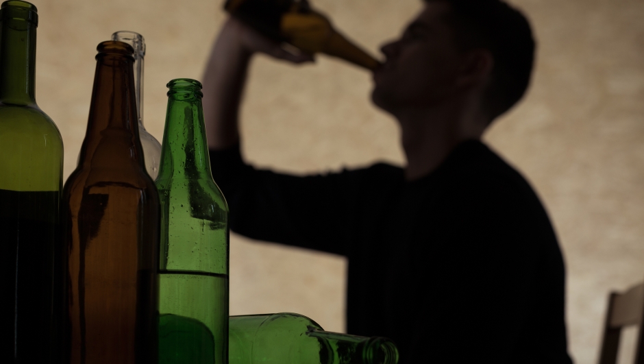 Bere molto alcol mette a rischio i muscoli, secondo uno studio