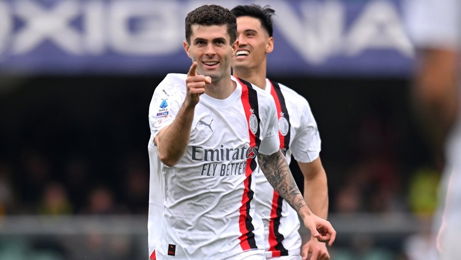VERONA, ITALY - MARCH 17: Christian Pulisic of AC Milan celebrates scoring his team's second goal during the Serie A TIM match between Hellas Verona FC and AC Milan at Stadio Marcantonio Bentegodi on March 17, 2024 in Verona, Italy. (Photo by Alessandro Sabattini/Getty Images)