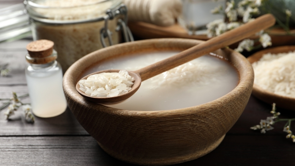 Lavare il riso prima di cuocerlo ha dei reali benefici per la salute?