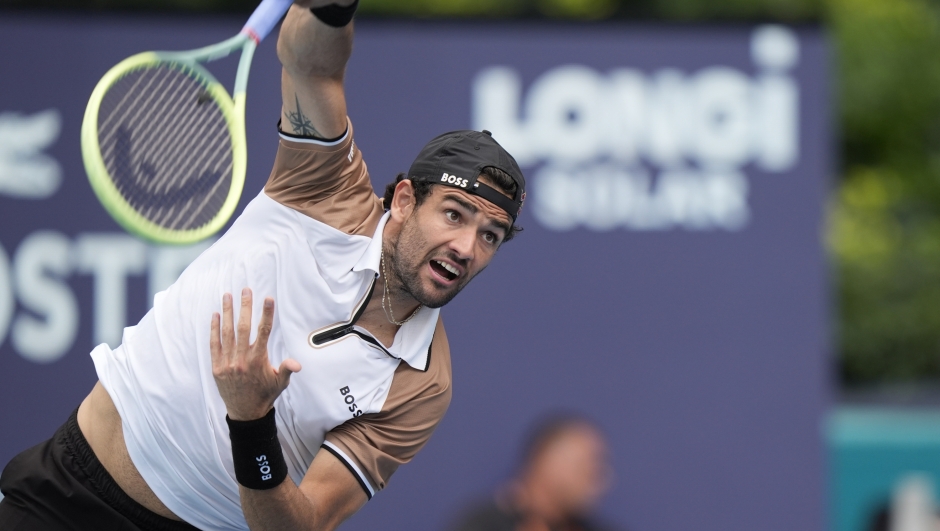 Matteo Berrettini, of Italy, serves to Andy Murray, of Britain, at the Miami Open tennis tournament, Wednesday, March 20, 2024, in Miami Gardens, Fla. (AP Photo/Wilfredo Lee)