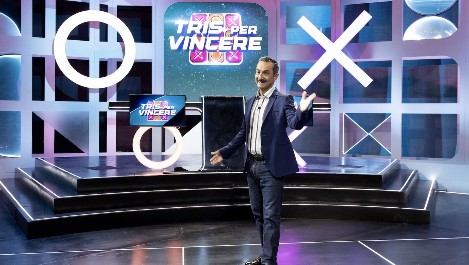 Tris per vincere, il nuovo game show con Nicola Savino da oggi su TV8
