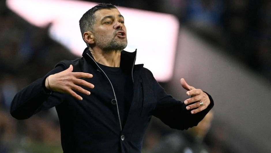 FC Porto's Portuguese coach Sergio Conceicao reacts during the Portuguese League football match between FC Porto and SL Benfica at the Dragao stadium in Porto, on March 3, 2024. (Photo by MIGUEL RIOPA / AFP)
