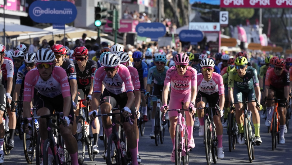 Slovenia's Tadej Pogacar, wearing the pink jersey overall leader, pedals during the final stage of the Giro d'Italia cycling race in Rome, Sunday, May 26, 2024. (AP Photo/Andrew Medichini)     Associated Press / LaPresse Only italy and Spain