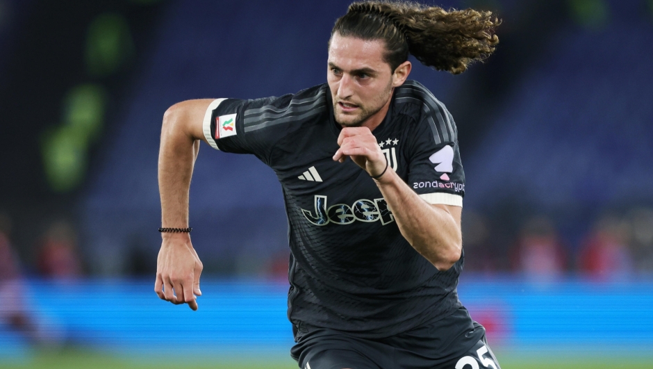 Adrien Rabiot of Juventus in action during the Coppa Italia semifinal 2nd leg soccer match between SS Lazio and Juventus FC at Olimpico Stadium in Rome, Italy, 23 April 2024. ANSA/FEDERICO PROIETTI