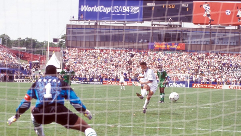 LA GAZZETTA DELLO SPORT 6 LUGLIO 1994 MONDIALI USA 94 ITALIA-NIGERIA 2-1 BAGGIO LA GAZZETTA DELLO SPORT 6 LUGLIO 1994 MONDIALI USA 94 ITALIA-NIGERIA 2-1 BAGGIO