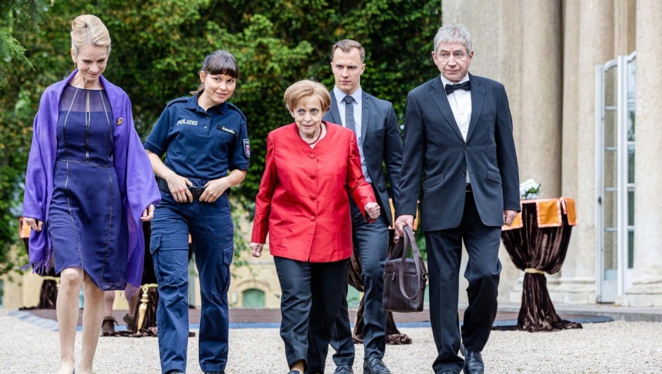 Miss Merkel - Morte al castello