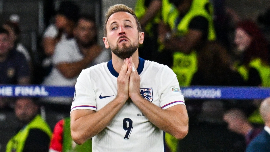 England's forward #09 Harry Kane reacts after losing the UEFA Euro 2024 final football match between Spain and England at the Olympiastadion in Berlin on July 14, 2024. (Photo by Jewel SAMAD / AFP)