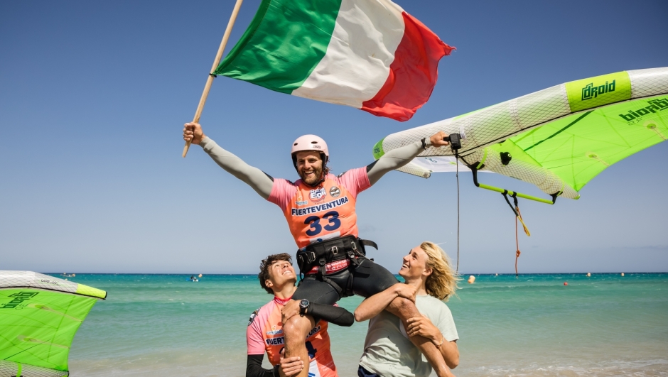 Francesco Cappuzzo vince a Fuerteventura Wingfoil