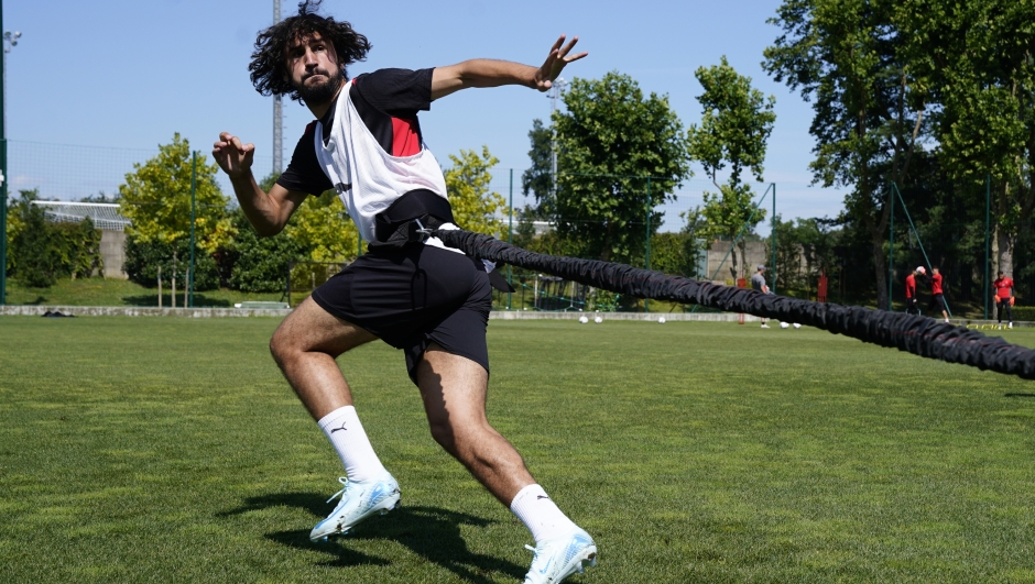 CAIRATE, ITALY - JULY 22:  Yacine Adli of AC Milan in action during an AC Milan training session at Milanello on July 22, 2024 in Cairate, Italy. (Photo by Pier Marco Tacca/AC Milan via Getty Images)