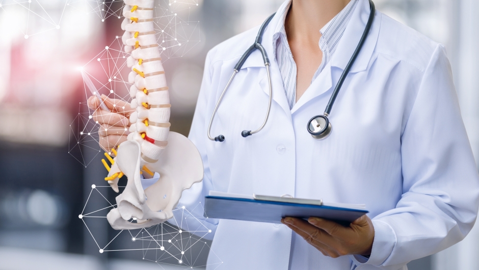 Osteoporosi: tra i fattori di rischio anche l'inquinamento dell'aria