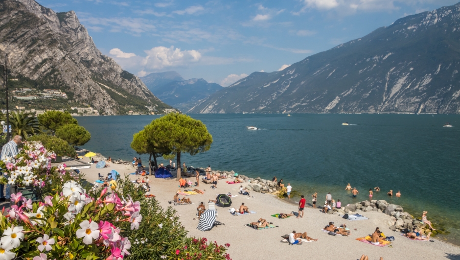 Estate al lago: i rischi dell'acqua dolce e come evitare malori