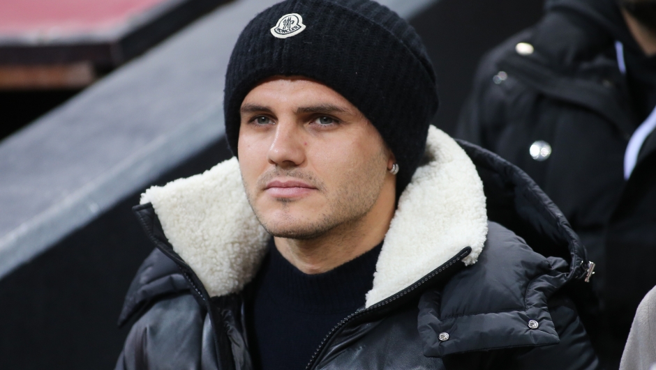 ISTANBUL, TURKEY - FEBRUARY 29: Mauro Icardi of Galatasaray looks on during the Ziraat Turkish Cup match between Galatasaray and Fatih Karagumruk at Rams Park on February 29, 2024 in Istanbul, Turkey. (Photo by Ahmad Mora/Getty Images)