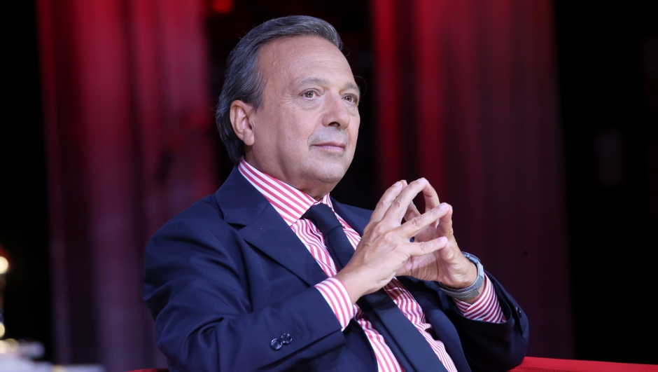 PIERO  CHIAMBRETTI   CONDUTTORE  - PRESENTAZIONE DEL PROGRAMMA TELEVISIVO DONNE SULL'ORLO DI UNA CRISI DI NERVI - fotografo: MARMORINO IMAGOECONOMICA