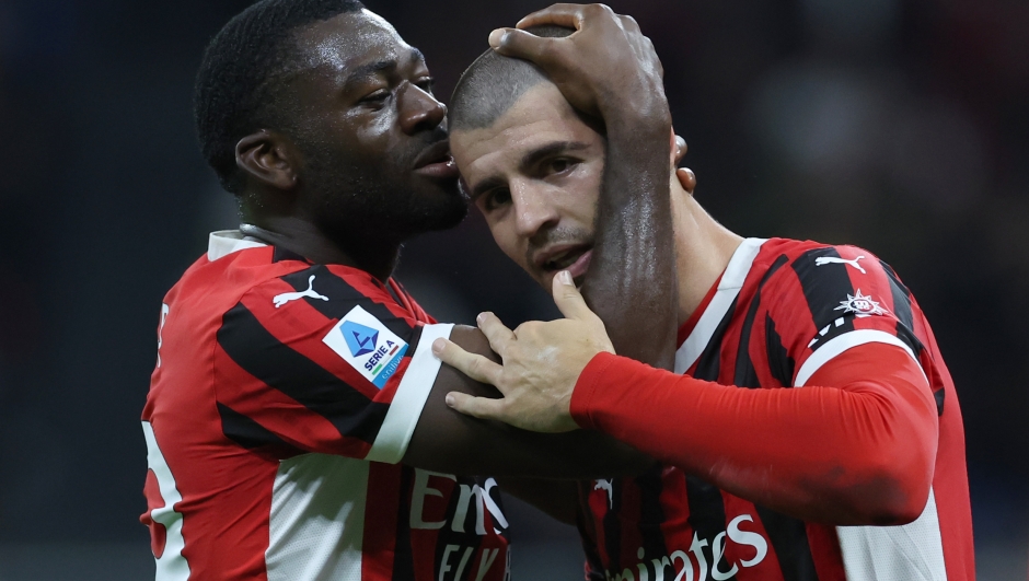 MILAN, ITALY - SEPTEMBER 27: Alvaro Morata of AC Milan celebrates after scoring the goal during the Serie match between Milan and Lecce at Stadio Giuseppe Meazza on September 27, 2024 in Milan, Italy. (Photo by Claudio Villa/AC Milan via Getty Images)