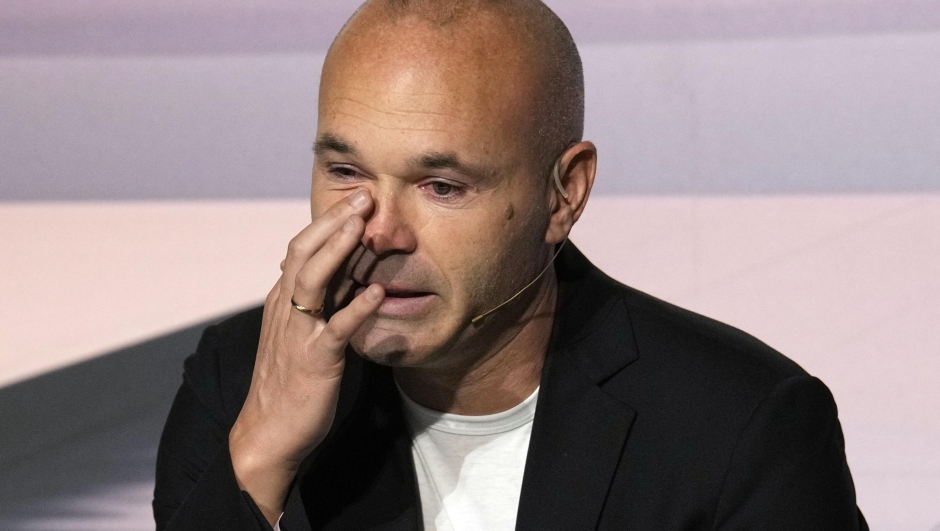 epa11648777 Spanish soccer player Andres Iniesta announces his retirement from professional soccer during the press conference held in Barcelona, Catalonia, Spain, 08 October 2024.  EPA/Alejandro Garcia