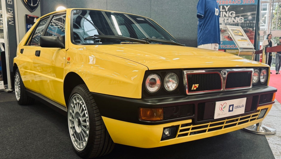 Lancia Delta Integrale Evoluzione giallo ginestra Roberto Baggio