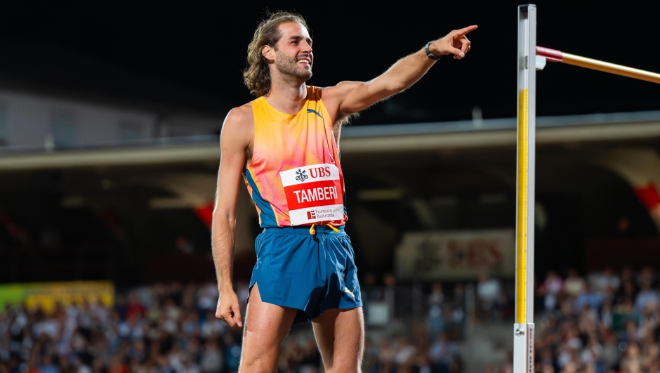 epa11595300 Gianmarco Tamberi of Italy gestures after the men's high jump event at the Gala dei Castelli athletics meeting in Bellinzona, Switzerland, 09 September 2024.  EPA/Samuel Golay