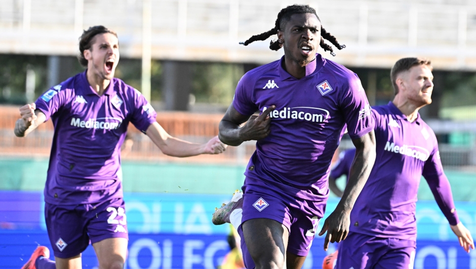 Fiorentina's foward Moise Kean celebrate after scoring a goal during the Italian serie A soccer match ACF Fiorentina vs Hellas Verona at Artemio Franchi Stadium in Florence, Italy, 10 November 2024
ANSA/CLAUDIO GIOVANNINI