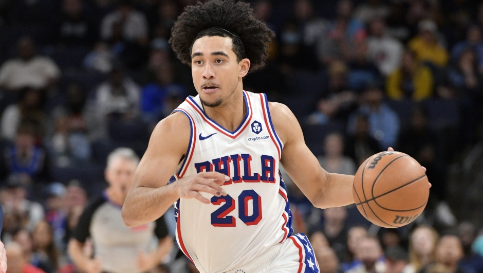 Philadelphia 76ers guard Jared McCain (20) plays in the second half of an NBA basketball game against the Memphis Grizzlies Wednesday, Nov. 20, 2024, in Memphis, Tenn. (AP Photo/Brandon Dill) 


associated Press / LaPresse
Only italy and Spain