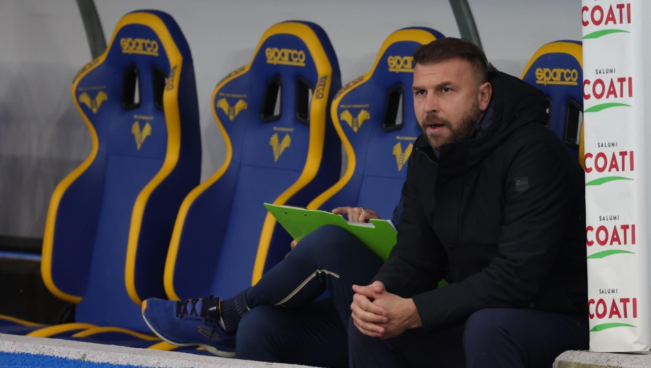 Hellas Verona's head coach Paolo Zanetti during the Italian Serie A soccer match Hellas Verona vs Empoli FC at Marcantonio Bentegodi stadium in Verona, Italy, 8 December 2024. 
ANSA/EMANUELE PENNACCHIO