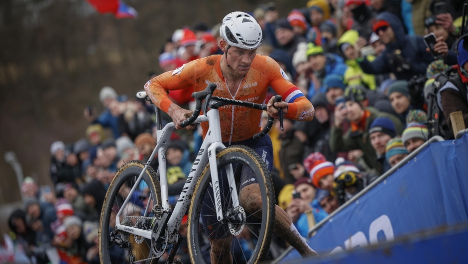 UCI Cyclo-Cross World Championships 2024 - Cyclocross - Tabor - Men?s Elite - 04/02/2024 - Mathieu Van Der Poel (NED - Alpecin - Deceuninck) - photo Nico Vereecken/PN/SprintCyclingAgency?2024