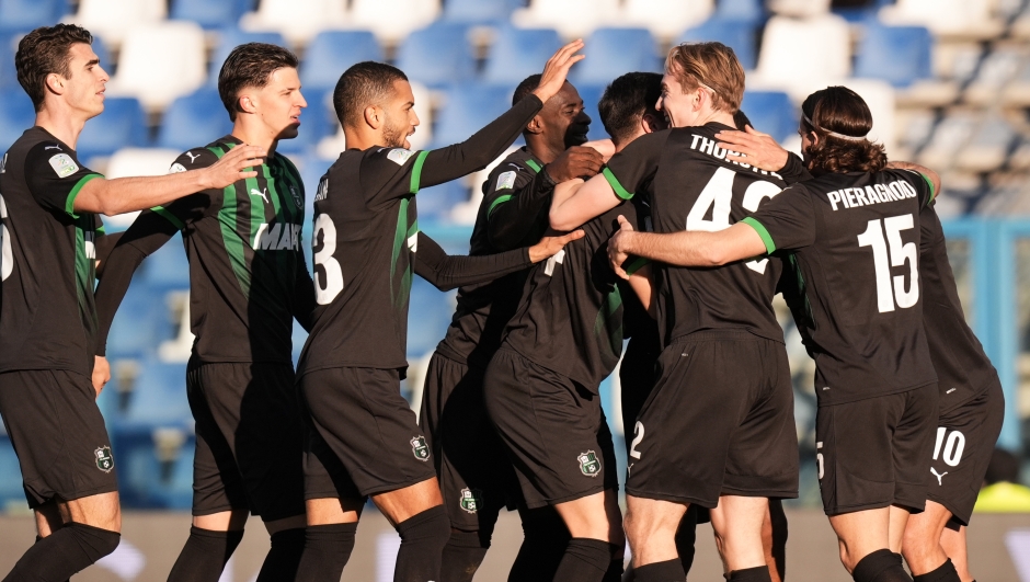 Sassuolo?s Armand Lauriente celebrates after scoring the 1-0 goal for his team during the Serie BKT 2024/2025 match between Sassuolo and Palermo at Mapei Stadium Città del Tricolore - Sport, Soccer - Reggio Emilia, Italy - Sunday December 21, 2024 (Photo by Massimo Paolone/LaPresse)