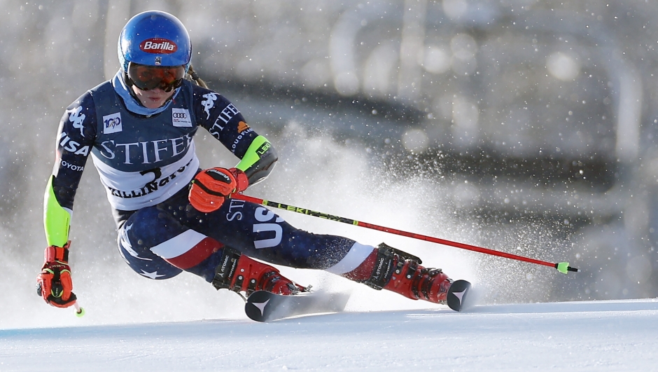 KILLINGTON, VERMONT - NOVEMBER 30: Mikaela Shiffrin of the United States competes in the first run of the Women's Giant Slalom during the STIFEL Killington FIS World Cup race at Killington Resort on November 30, 2024 in Killington, Vermont.   Sarah Stier/Getty Images/AFP (Photo by Sarah Stier / GETTY IMAGES NORTH AMERICA / Getty Images via AFP)