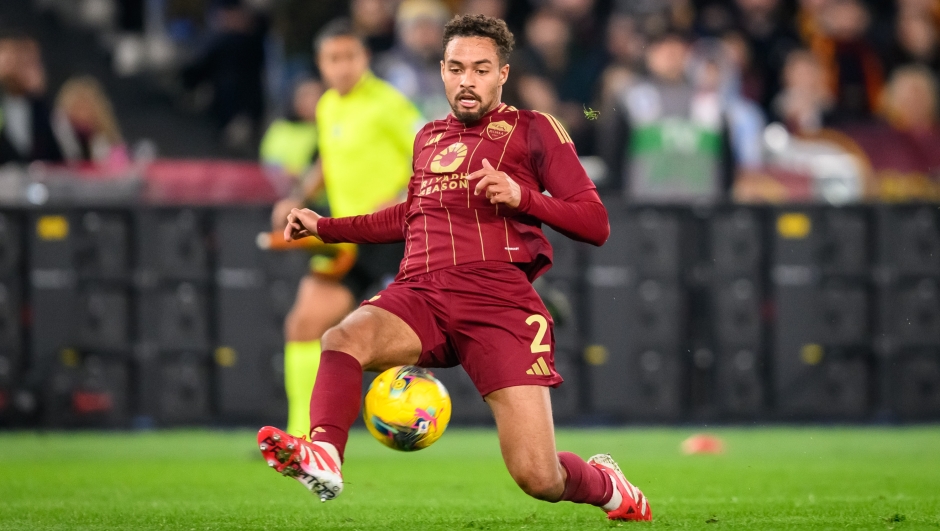  AS Roma player Devyne Rensch in action during the Serie A match between AS Roma and Napoli at Stadio Olimpico on February 02, 2025 in Rome, Italy. (Photo by Fabio Rossi/AS Roma via Getty Images)