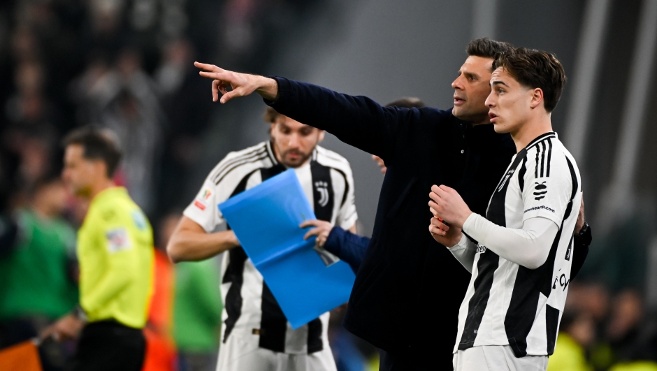 TURIN, ITALY - FEBRUARY 26: Head coach of Juventus Thiago Motta gives instructions to his player Kenan Yildiz as he prepares to take the pitch during the Coppa Italia Quarter Final match between Juventus and Empoli at Allianz Stadium on February 26, 2025 in Turin, Italy. (Photo by Daniele Badolato - Juventus FC/Juventus FC via Getty Images)