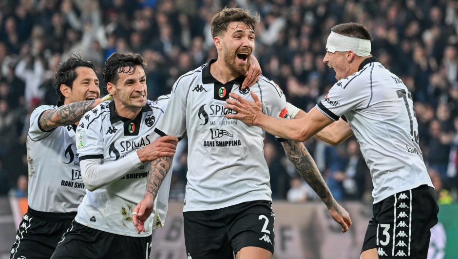 Spezia?s Przemyslaw Wisniewski celebrates after scoring a goal for his team during the Serie B soccer match between Spezia and Pisa at the Alberto Picco Stadium in La Spezia, Italy - Sunday, March 09, 2025. Sport - Soccer . (Photo by Tano Pecoraro/Lapresse)