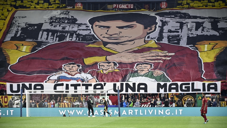 The choreography of Roma supporters during the Serie A soccer match between SS Lazio and AS Roma at the Olimpico stadium in Rome, Italy, 13 April 2025. ANSA/RICCARDO ANTIMIANI
