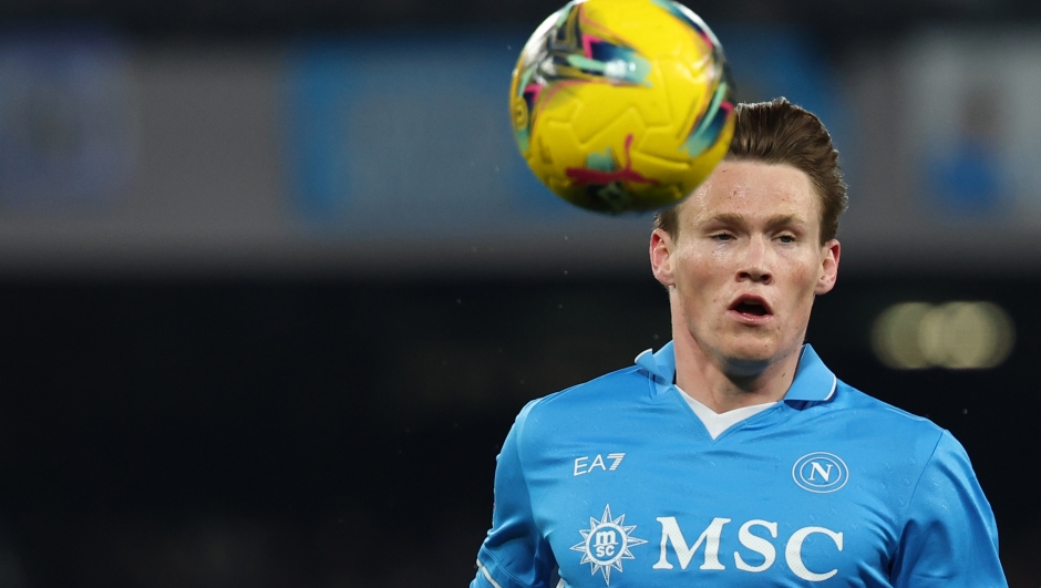 Napoli's Scott McTominay during the Serie A soccer match between Napoli and Juventus at the Diego Armando Maradona Stadium in Naples, southern italy - Sunday , February 09 , 2025. Sport - Soccer . (Photo by Alessandro Garofalo/LaPresse)