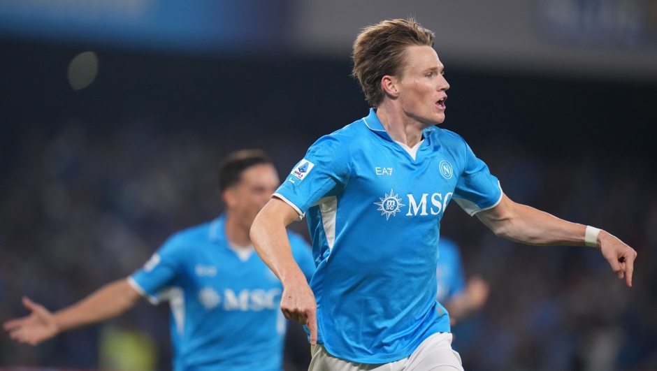 Napoli's Scott McTominay celebrates after scoring during the Serie A EniLive soccer match between Napoli and Cagliari at the Naples Diego Armando Maradona stadium, Italy - Friday May 23, 2025 - Sport Soccer ( Photo by Alfredo Falcone/LaPresse )
