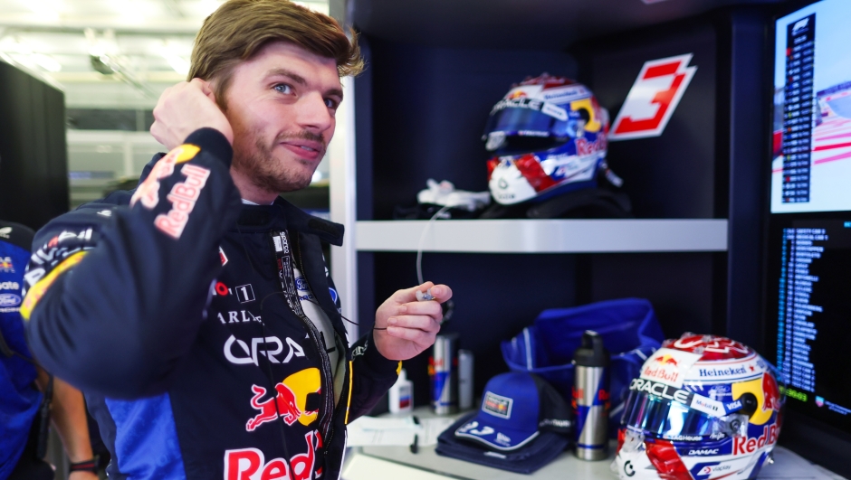  Max Verstappen of the Netherlands and Oracle Red Bull Racing prepares to drive in the garage during day two of F1 Testing at Bahrain International Circuit on February 19, 2026 in Bahrain, Bahrain. (Photo by Mark Thompson/Getty Images)