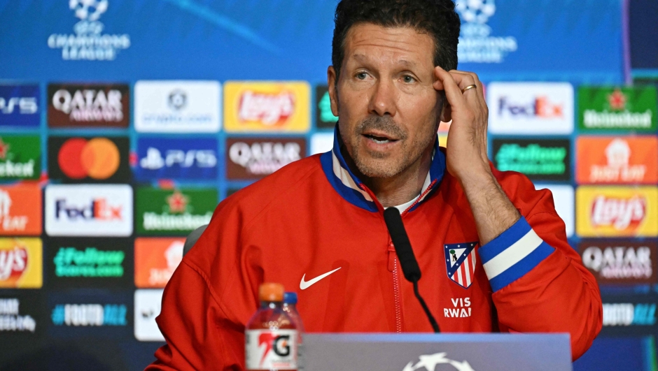 Atletico Madrid's Argentine coach Diego Simeone gives a press conference on the eve of their UEFA Champions League football match against Tottenham at Metropolitano Stadium in Madrid on March 9, 2026. (Photo by Javier SORIANO / AFP)