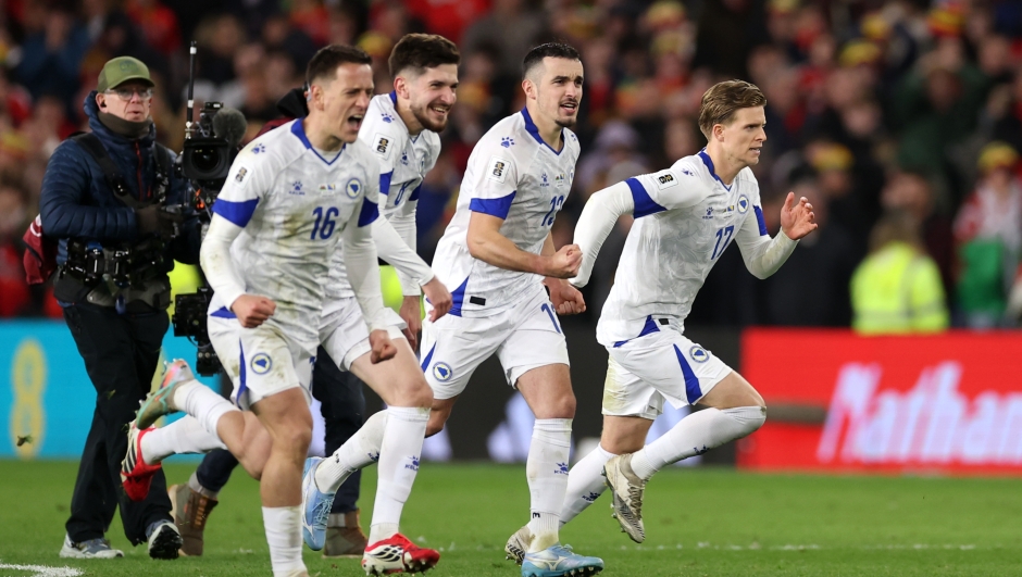  Ivan Basic of Bosnia and Herzegovina (C) celebrates after the team's victory in the penalty shoot out after the FIFA World Cup 2026 European Qualifiers KO play-off match between Wales and Bosnia and Herzegovina at Cardiff City Stadium on March 26, 2026 in Cardiff, Wales. (Photo by Warren Little/Getty Images)