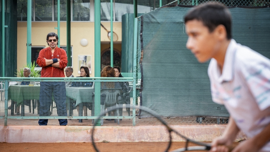 Il Maestro, su Sky il film di Andrea Di Stefano con Pierfrancesco Favino