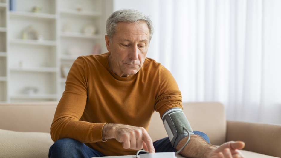 Picchi di pressione sanguigna? Ecco come farla abbassare rapidamente secondo gli esperti
