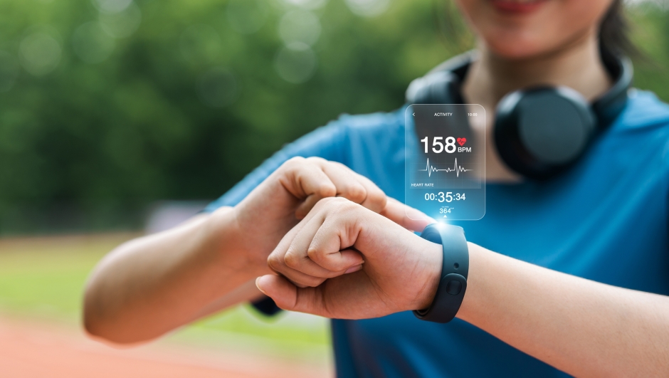 Con Google Health Coach, l'AI legge i dati dello smartwatch e diventa un personal trainer digitale