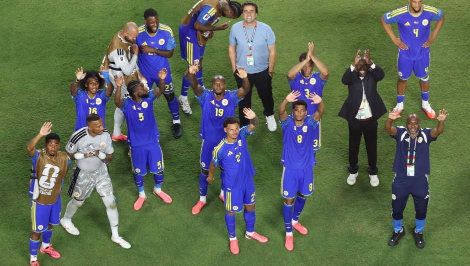  Curacao players including man of the match goalkeeper Eloy Room #1 applaud fans after the 0-0 draw during the FIFA World Cup 2026 Group E match between Ecuador and Curacao at Kansas City Stadium on June 20, 2026 in Kansas City, Missouri.   Michael Steele/Getty Images/AFP (Photo by MICHAEL STEELE / GETTY IMAGES NORTH AMERICA / Getty Images via AFP)