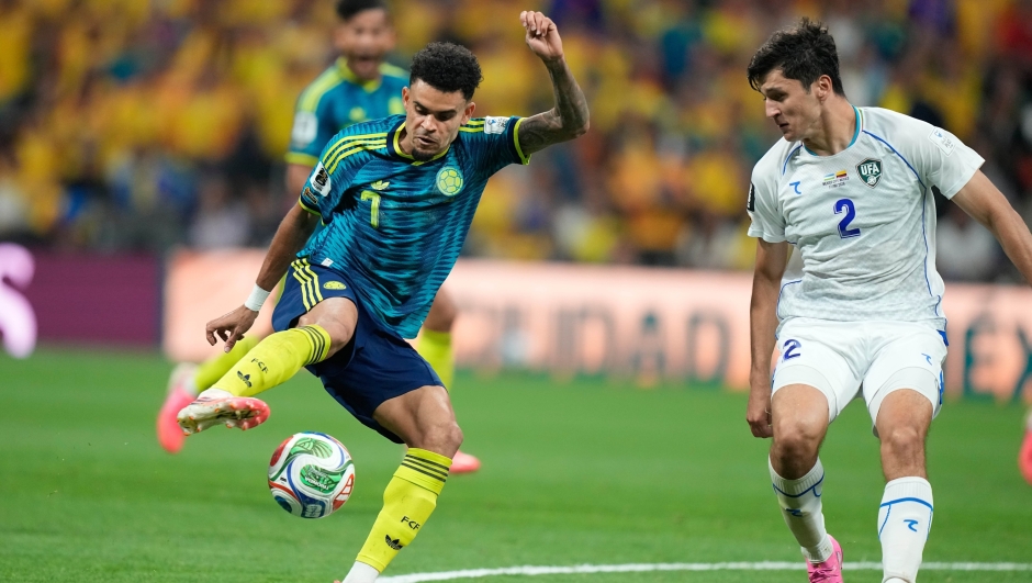 Colombia's Luis Diaz (7) controls the ball against Uzbekistan's Abdukodir Khusanov (2) during the World Cup Group K soccer match between Uzbekistan and Colombia in Mexico City, Wednesday, June 17, 2026. (AP Photo/Fernando Llano)