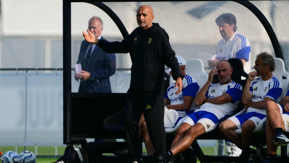 Juventus' Italian coach Luciano Spalletti reacts during the Friendly football match between Juventus and Nice at the Juventus Training Center in Turin, on July 31, 2026. (Photo by Marco BERTORELLO / AFP)