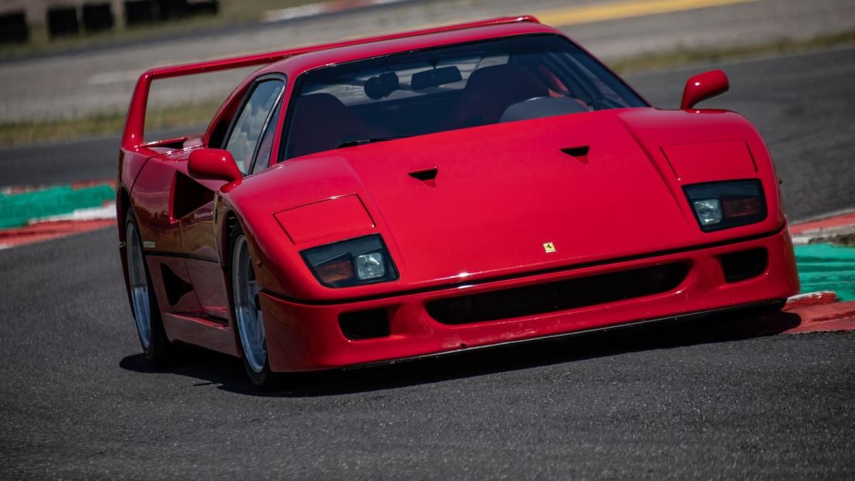 I record mondiali delle auto italiane: le più veloci al mondo, le più potenti e le più... piccole