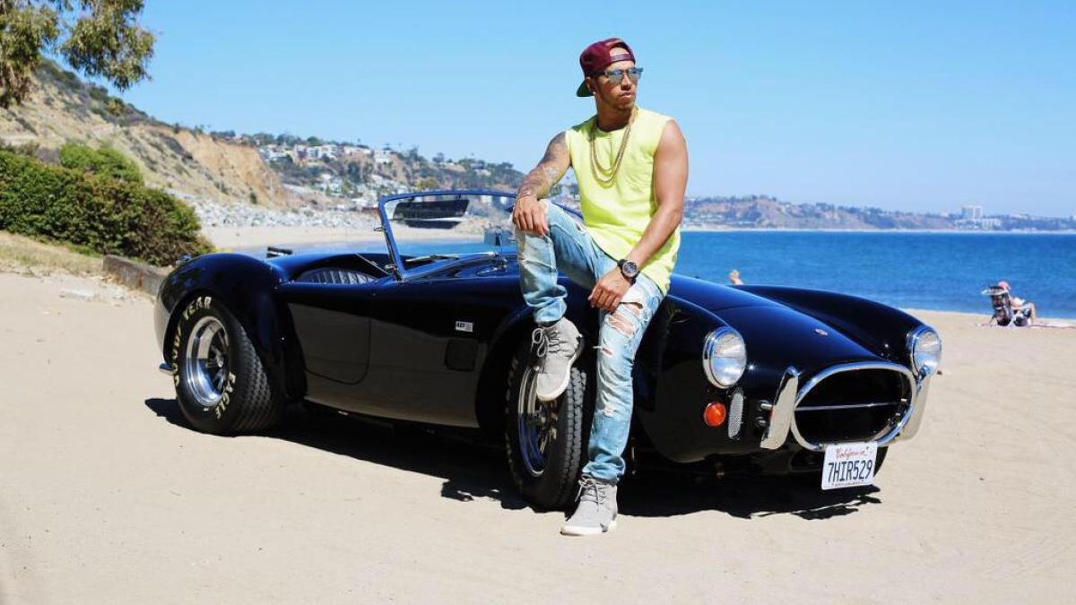 hamilton vende le sue supercar dalle ferrari alla shelby i pezzi pregiati della collezione