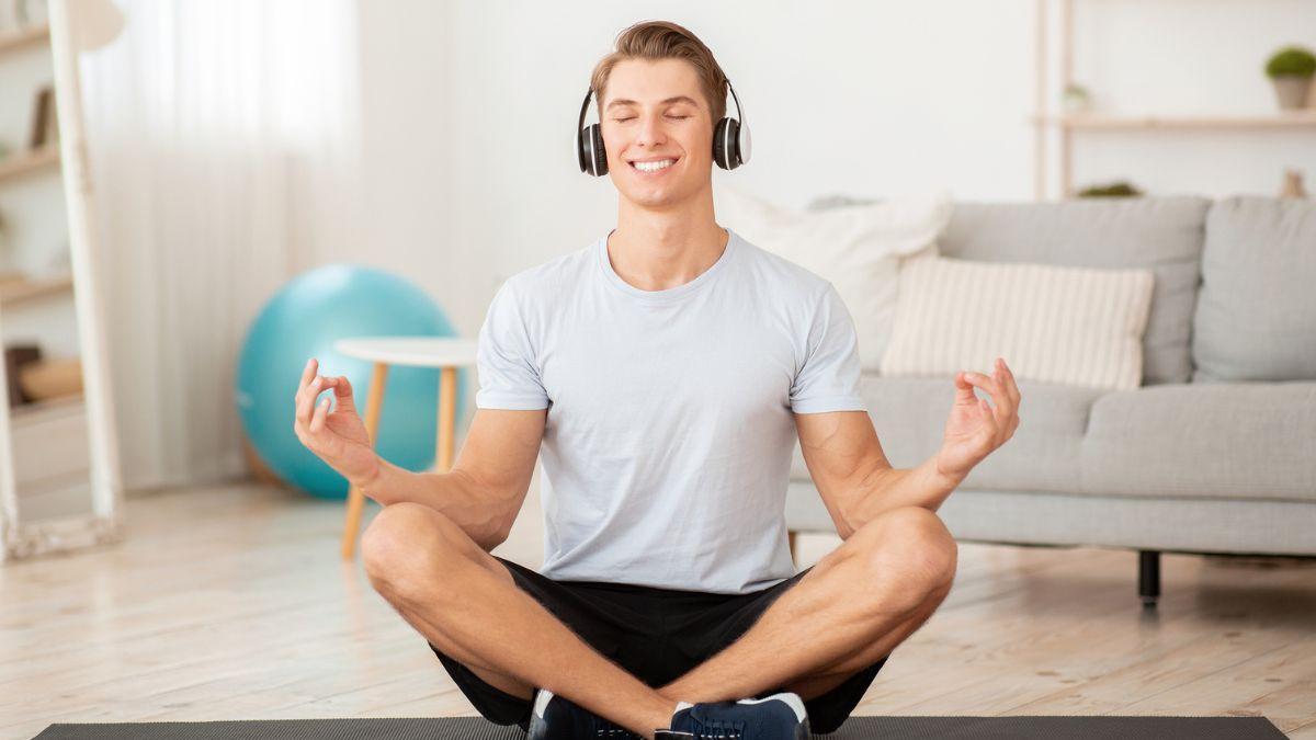 Meditare fa restare giovani: ora lo spiega bene anche la scienza Meditare fa restare giovani: ora lo spiega bene anche la scienza